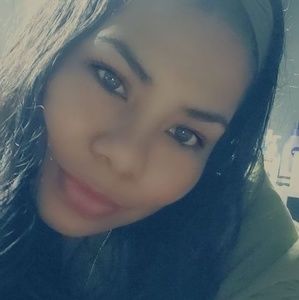 Meet your Posher, Abril